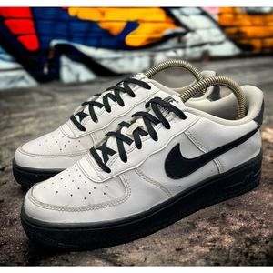 Nike Air Force 1 AF1 White Black Edition Shoes Kids 6Y / Women 7.5 Fast Shipping